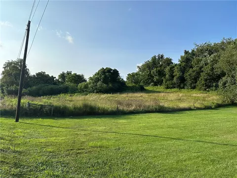 7255 National Pike, Smock, PA 15480