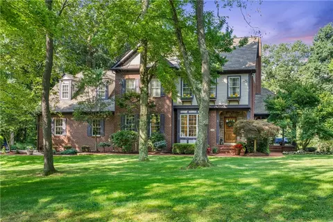 150 Gristmill Ln, Zelienople, PA 16063