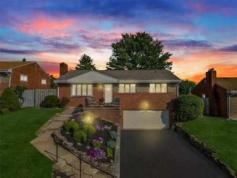 150 Woodhall Dr, Pittsburgh, PA 15236
