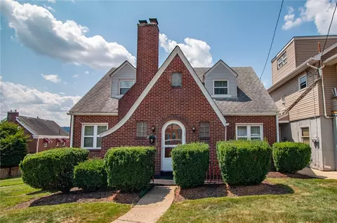 1907 Woodmont Ave, Arnold, PA 15068