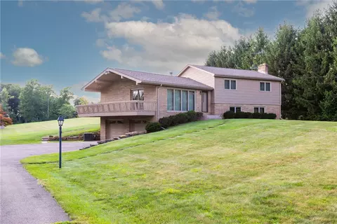 2389 Wharrey Dr, Sewickley, PA 15143