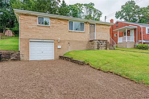 976 Diane Dr, North Versailles, PA 15137