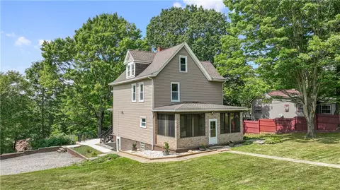 1111 Patriot Ln, Claridge, PA 15623