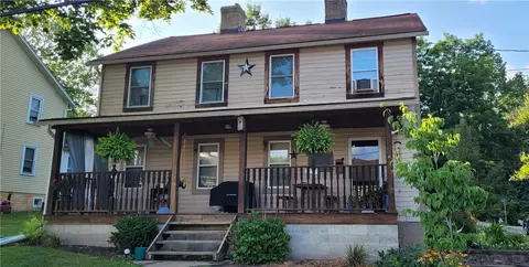 3600 Downing St, South Park, PA 15129