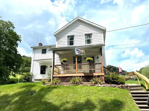 174 Shelocta St, Creekside, PA 15732