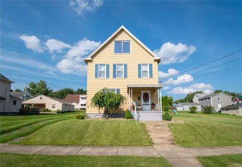 808 W Clayton St, New Castle, PA 16102