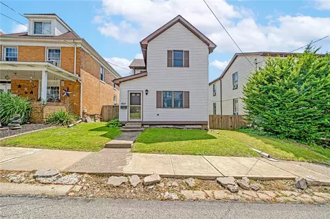 907 Punta Gorda Ave, East Mc Keesport, PA 15035