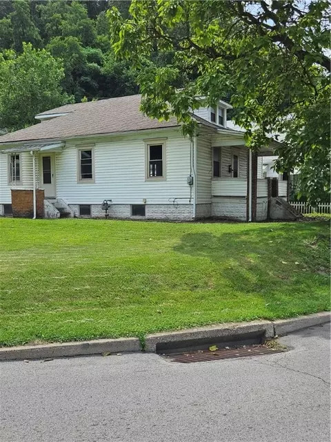 1424 Beaver Ave, Monaca, PA 15061