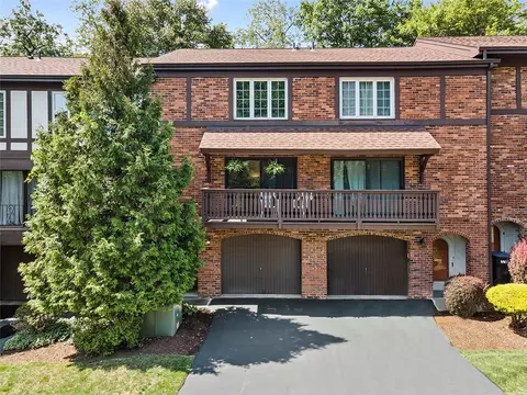 230 Queensberry Ct, Pittsburgh, PA 15237