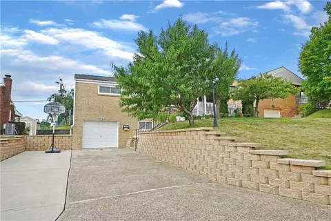 1714 Hollyrood Rd, Pittsburgh, PA 15227
