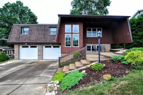 200 Sweeney Circle Dr, Belle Vernon, PA 15012
