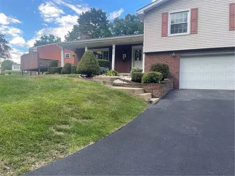 615 Vance Dr, Lower Burrell, PA 15068