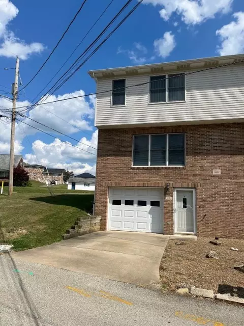112 Columbia Dr, Canonsburg, PA 15317
