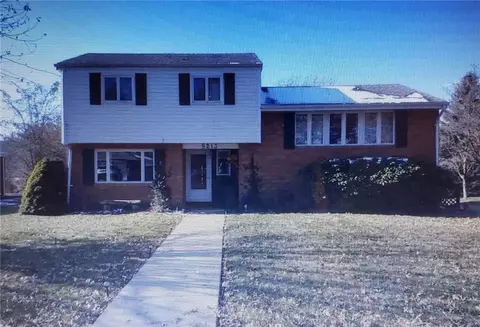 5213 Webb St, Aliquippa, PA 15001