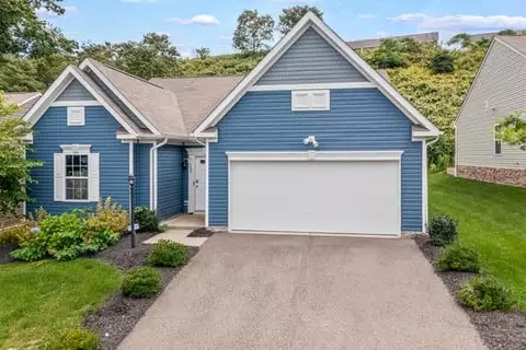 203 Olivia Dr, New Kensington, PA 15068