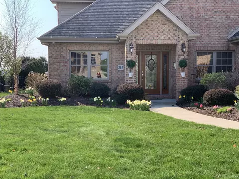 215 Fuji Dr, Canonsburg, PA 15317