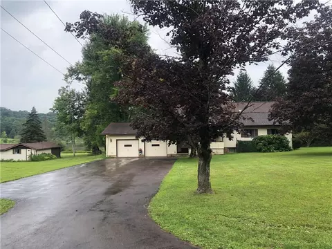 467 Meadow Run Trl, Ohiopyle, PA 15470