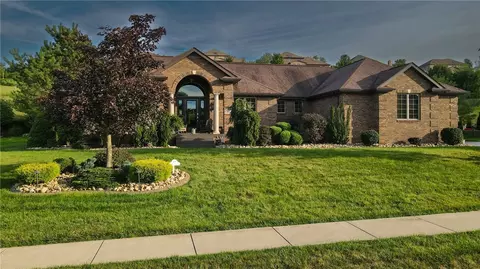 690 Ashton Ct, North Huntingdon, PA 15642