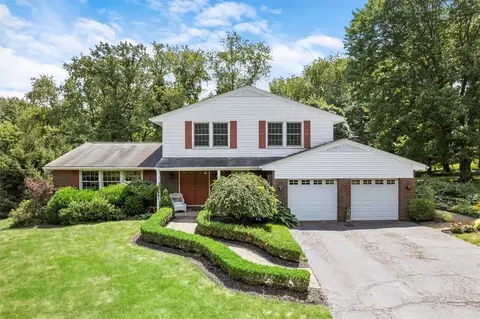 211 Cornwall Dr, Pittsburgh, PA 15238