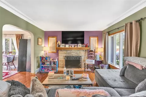 211 Mamont Dr, Export, PA 15632 photo 7