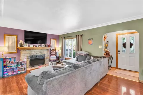 211 Mamont Dr, Export, PA 15632 photo 8
