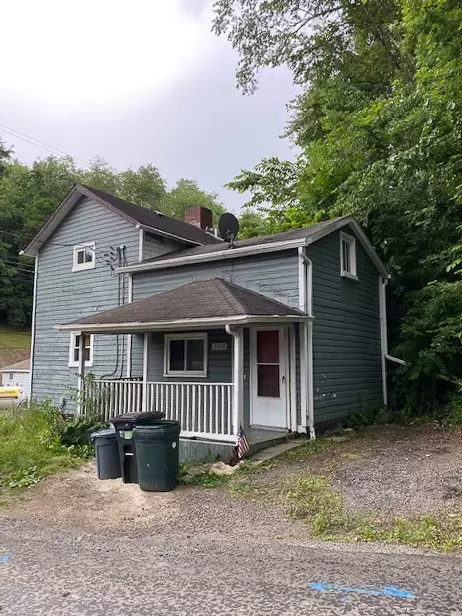 2600 New England Rd, West Mifflin, PA 15122