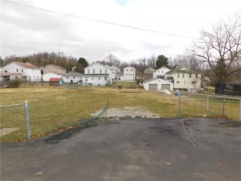 15 Edna St, Republic, PA 15475