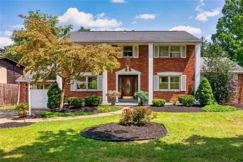 4 Dendron Dr, Coraopolis, PA 15108