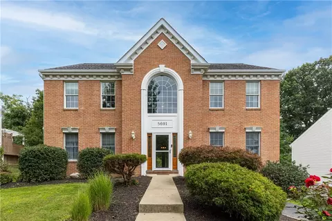 5691 Villahaven Dr, Pittsburgh, PA 15236