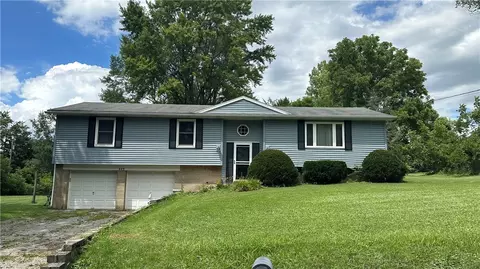 445 Old Mill Rd, Natrona Heights, PA 15065