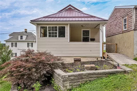821 Guy St, Jeannette, PA 15644