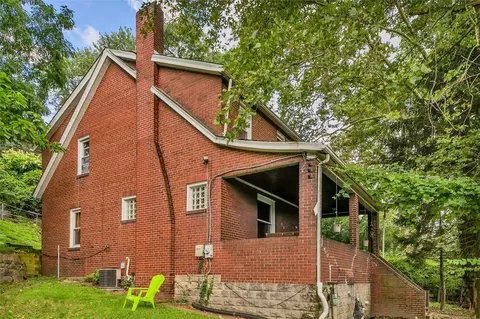 1701 Brinton Ave, Braddock, PA 15104