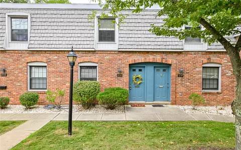 606 Carriage Cir, Pittsburgh, PA 15205