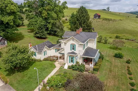 18 Conklin Ln, Prosperity, PA 15329