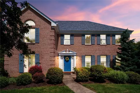 105 Fox Ridge Farms Dr, Pittsburgh, PA 15215
