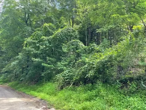 127 Lakeside Way, Greensburg, PA 15601