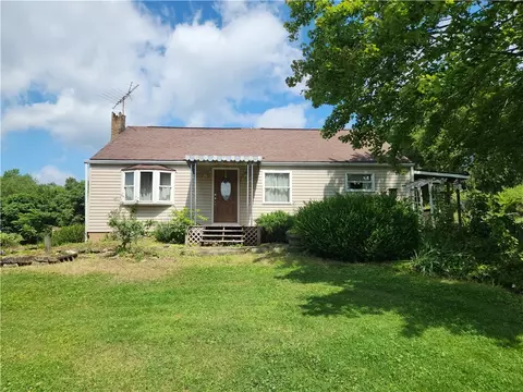 269 Stullville Rd, Leechburg, PA 15656