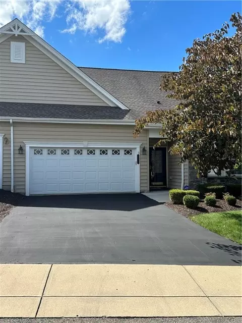 542 Pioneer Ln, Freedom, PA 15042