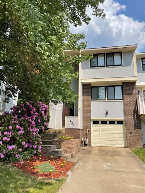 636 Deer Watch Rd, Bridgeville, PA 15017