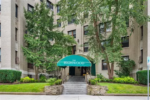372 S Highland Ave #608, Pittsburgh, PA 15206