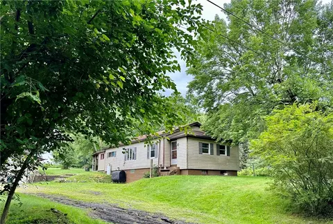 569 Claytonia Rd, Slippery Rock, PA 16057