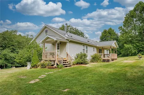 721 Big Shannon Run Rd, Mount Morris, PA 15349