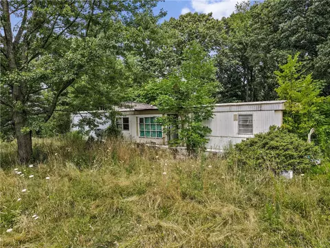 359 Sunrise Dr, Georgetown, PA 15043