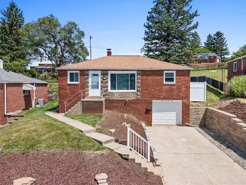 373 Bost Dr, West Mifflin, PA 15122