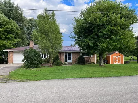 100 Circle Vue Dr, Carmichaels, PA 15320