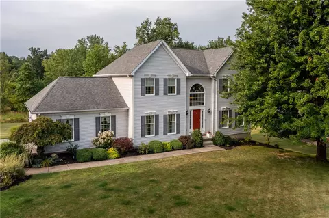 1283 Foxwood Dr, Hermitage, PA 16148