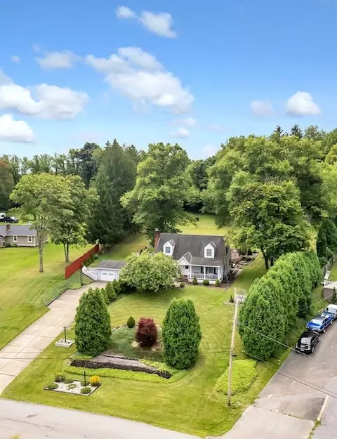 127 Emmet Dr, Beaver Falls, PA 15010