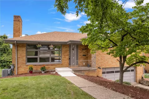 4727 Meadowgreen Dr, Pittsburgh, PA 15236