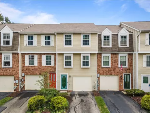 110 Rossmor Ct, Pittsburgh, PA 15229