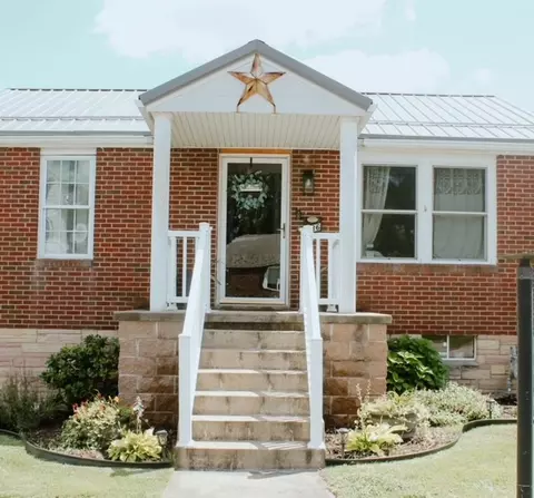 136 Virginia Ave, Uniontown, PA 15401